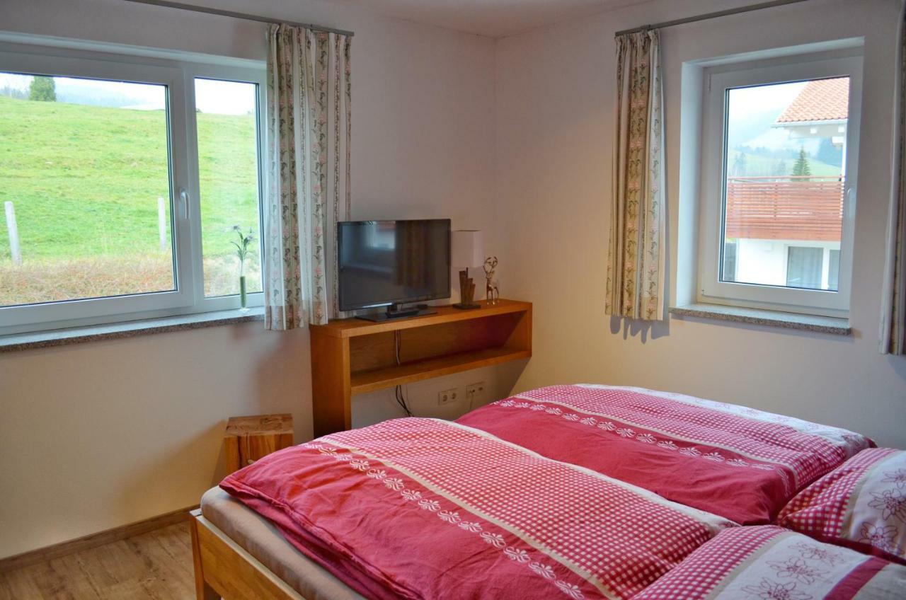 Edelweiss Apartment *